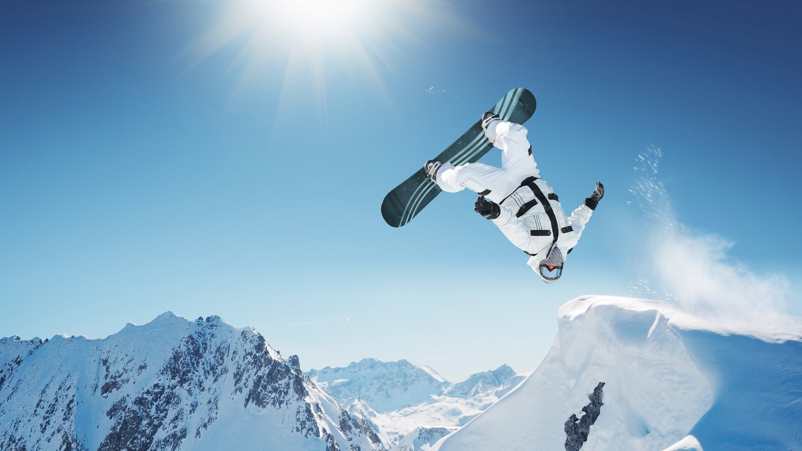 日本队战术调整奏效，赢得关键战，日本国家队战术